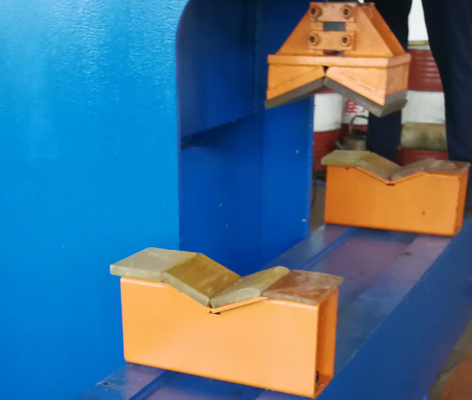 হালকা মেরু সোজা করার মেশিন JZ-30-4000